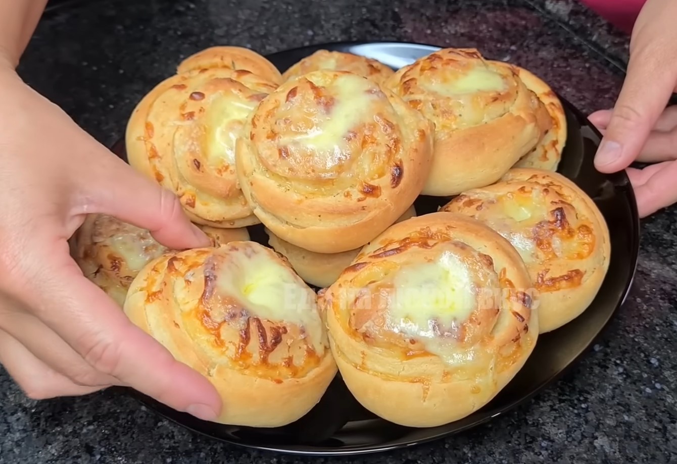 Aš kepu vietoj picos – mano vyras ir vaikai laimingi! Sluoksniuotos tešlos kepiniai be kiaušinių už centus