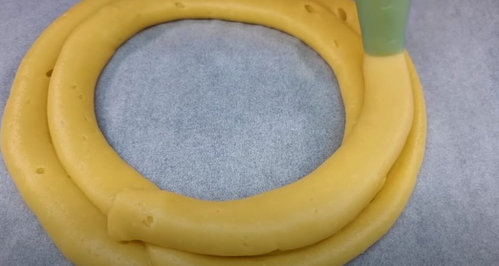 Готовлю на Рождество и Новый Год. Торт из заварного теста с нежным кремом, миндальной посыпкой