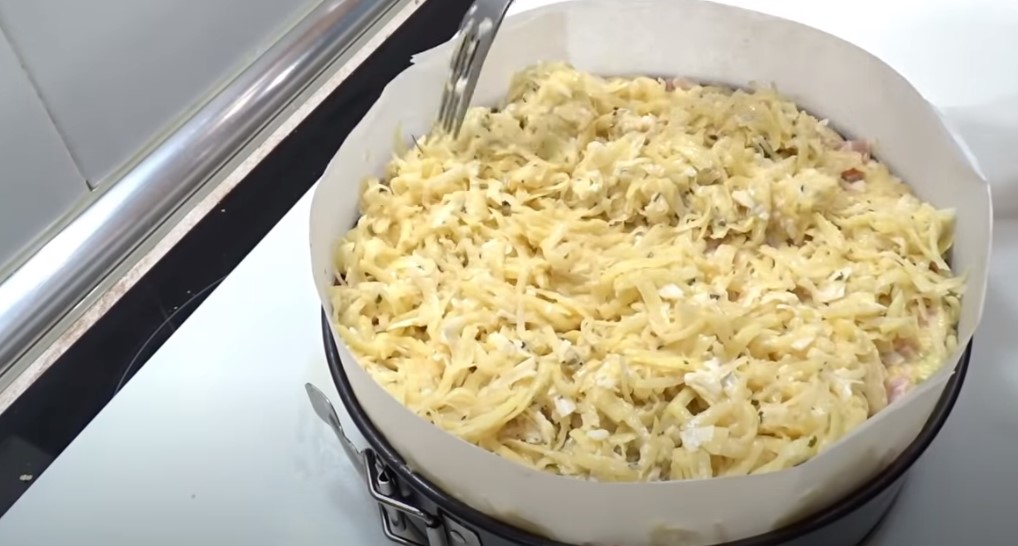 Рецепт мясного торта на Рождество. Просто и насыщенно: удивляю гостей куриным тортом