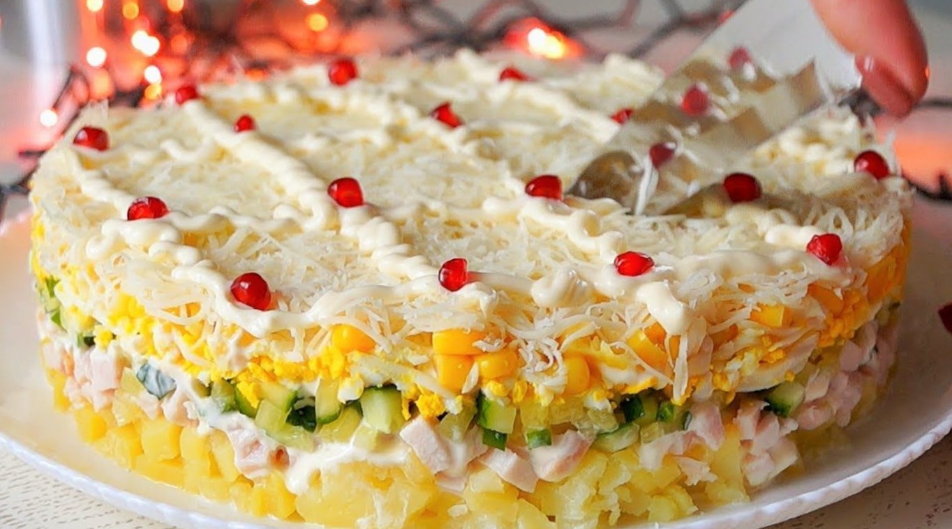 Naujiesiems metams ir Kalėdoms visada ruošiu salotas „Tender”. Jos suvalgomos be saiko