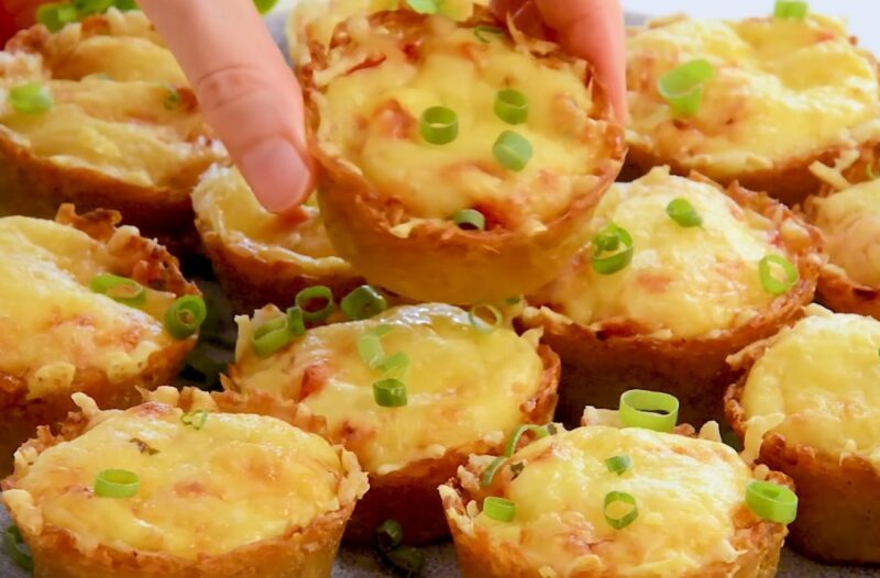 Новогодняя закуска за 30 минут: сочные и сытные маффины на праздничный стол. Невероятно вкусно и просто!