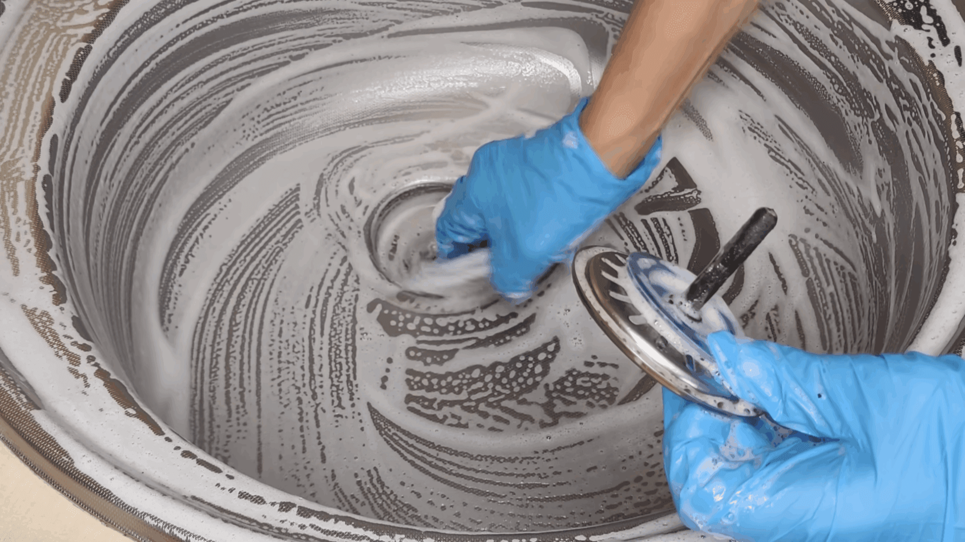 3 ingredientų mišinys valo geriau nei brangūs chemikalai