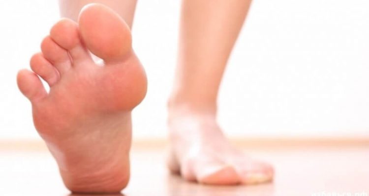 Didelis cholesterolio kiekis: šeši požymiai ant kojų, įspėjantys apie pavojingą būklę