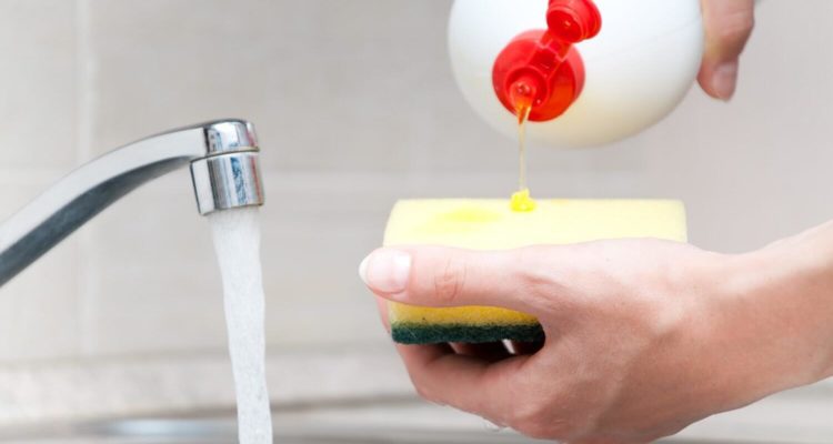 Indų plovimas mažina insulto riziką