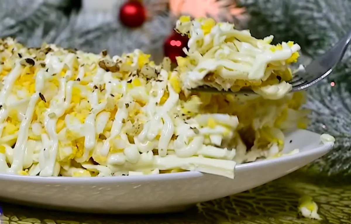 Tik 4 ingredientai! Lengvos Naujųjų metų salotos „Madonna“ per 2 minutes