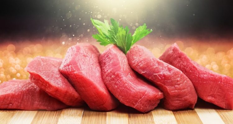 Mitybos specialistas įvardijo produktus, kuriuos pavojinga valgyti vasarą