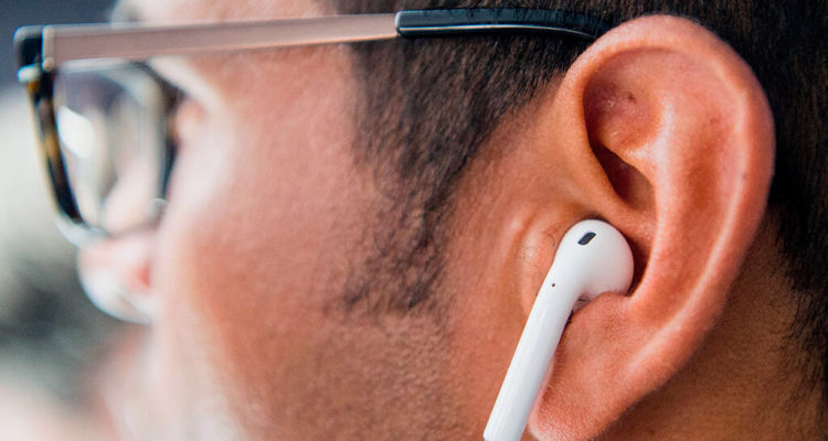 Visą dieną dėvėti ausines gali būti kenksminga sveikatai