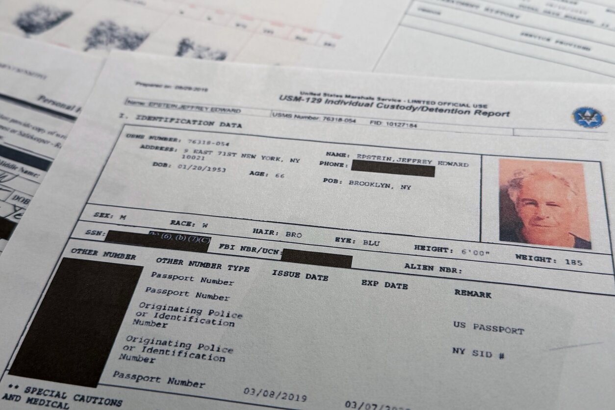 Lietuva Epsteino bylose: nors galimos aukos į teisėsaugą dar nesikreipė, tyrimas pradėtas