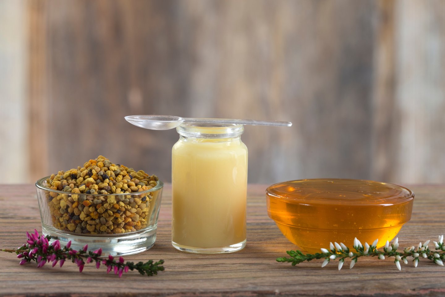 Medus, propolis, pienelis ir vaškas: bičių produktai šaltuoju sezonu – mokslu pagrįstas požiūris