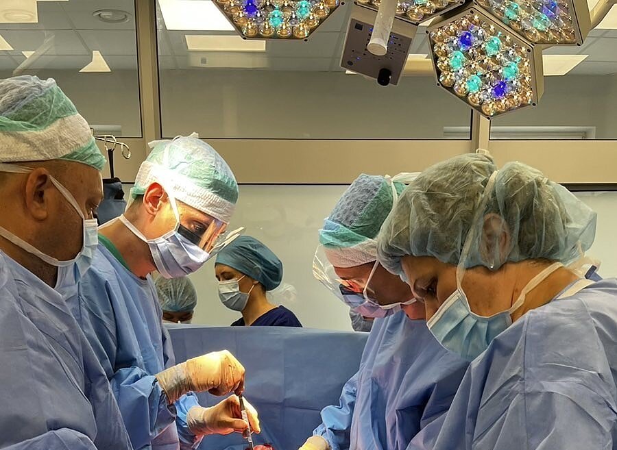 Maisto papildų vartojimo pavojai: nuo ciberžolės perdozavimo iki kepenų transplantacijos