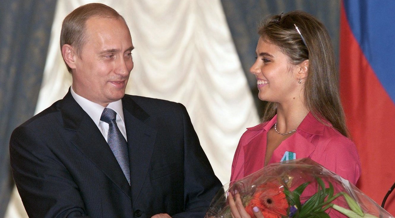 Alina Kabajeva viešumoje – pasikeitusi ir sunkiai atpažįstama po ilgos pertraukos