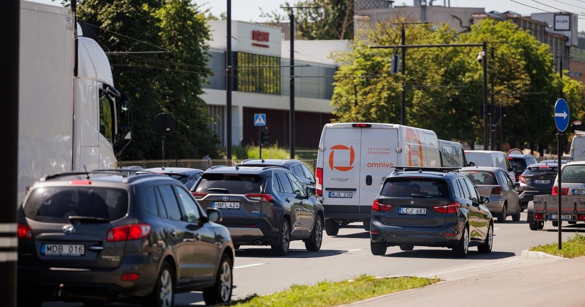 Atostogauti važiuojate ne savo automobiliu? Paaiškino, kada už kelionę teks susimokėti papildomai