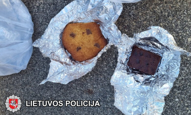 Jaunuoliui „pagardinusiam“ sausainius ir keksiukus kanapėmis gresia nuo 10 iki 15 metų nelaisvės (video)