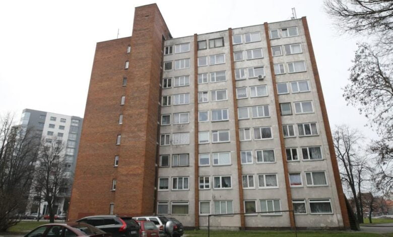 Klaipėdoje tėvas išmetė kūdikį per buto langą
