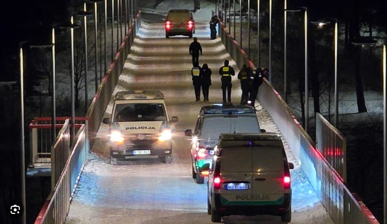 Nelaimė Kaune: nuo tilto nukrito žmogus