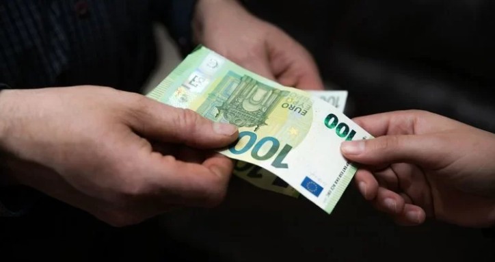 Nuo šiandien gyventojams jau duoda iki 1000 eurų išmoką: štai ką reikia daryti