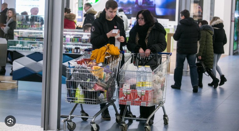 Parduotuvėse – dideli pokyčiai: stebės kiekvieną, galės išvaryti „pirkėjus“?