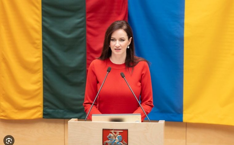Pensijos, atlyginimai ir išmokos: štai kiek pinigų gausite