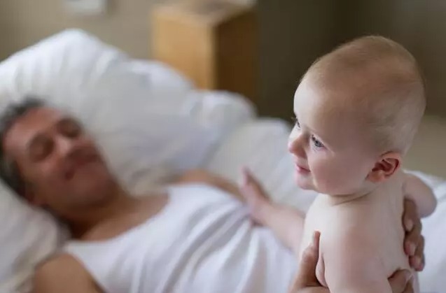 Proveržis moksle: du vyrai galės susilaukti kūdikio be moters pagalbos