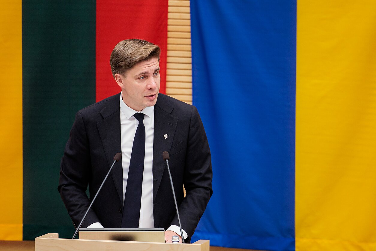 Dėl premjero M. Sinkevičiaus daktaro laipsnio – klaustukai: nuo dingusios disertacijos iki įtarimų dėl procedūrų