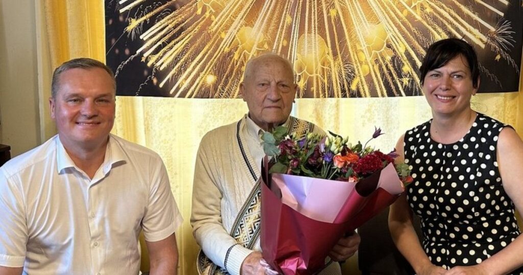 100-metį atšventęs Kazys stulbina visus: ilgaamžiškumo paslaptimi laiko 2 dalykus