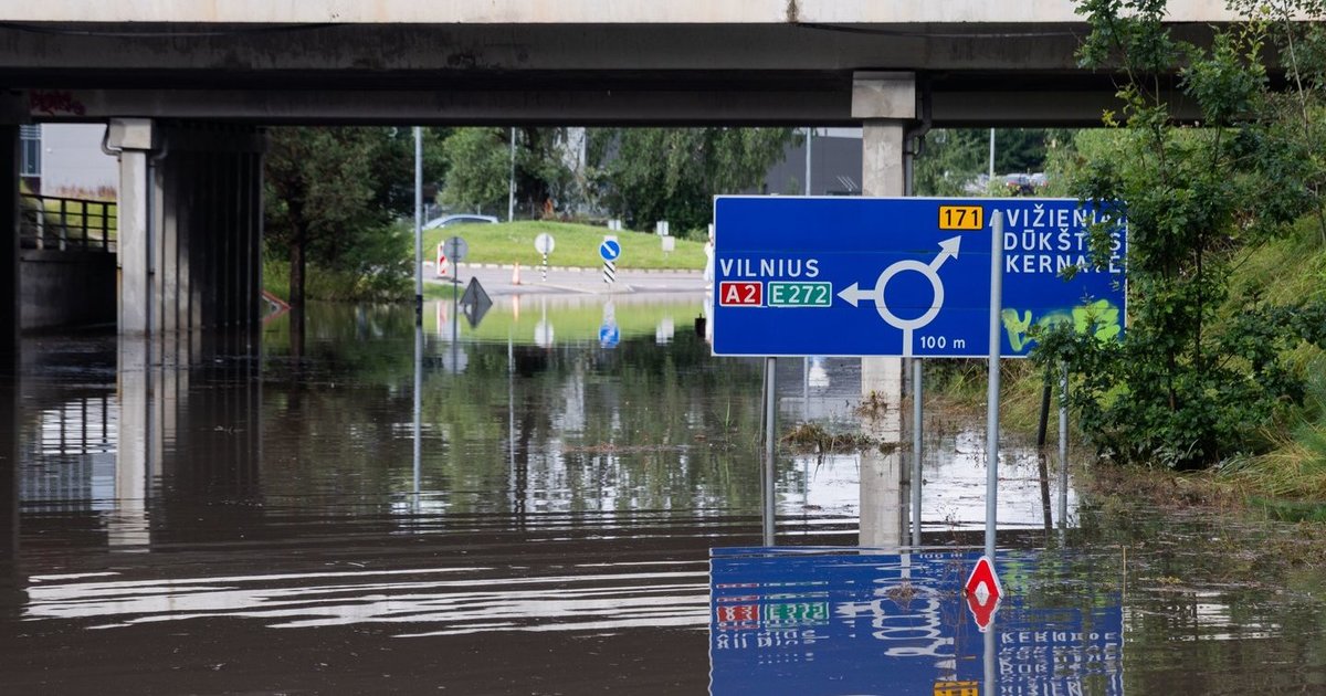 Iš kelininkų – naujausia žinia dėl apsemto viaduko Avižieniuose