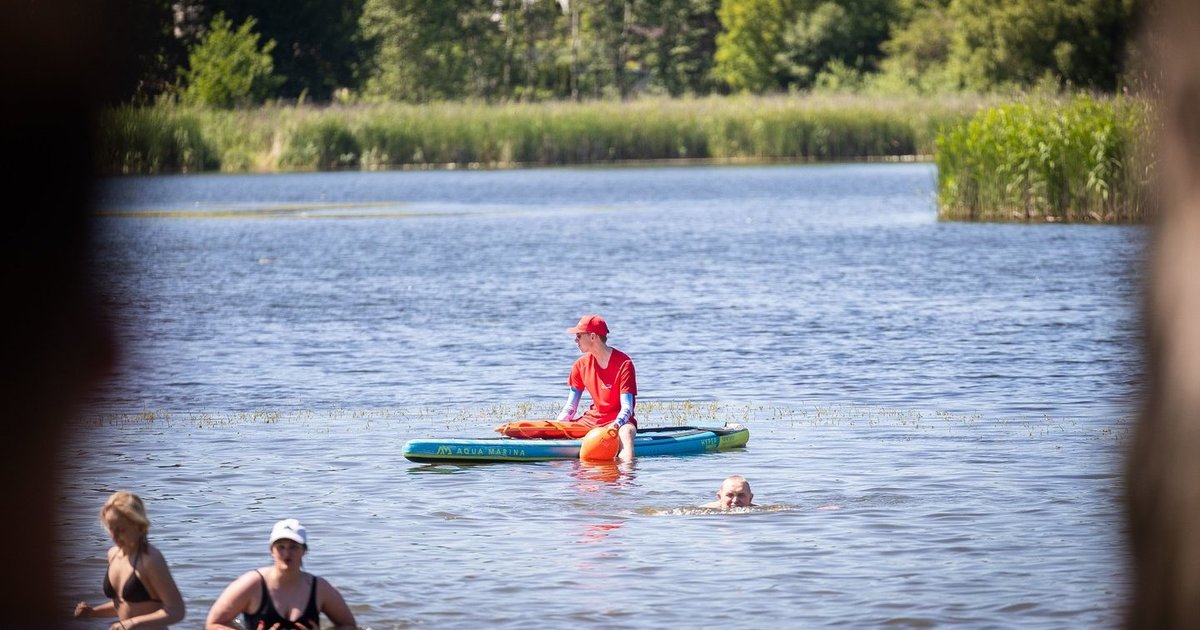 Atsakė, kada po liūties saugu maudytis ežere: štai kokie pavojai tyko