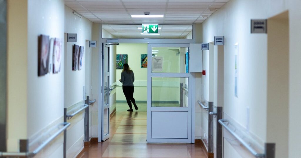 Šiems žmonėms – ne tik nemokamas dantų protezavimas: štai kokios paslaugos priklauso