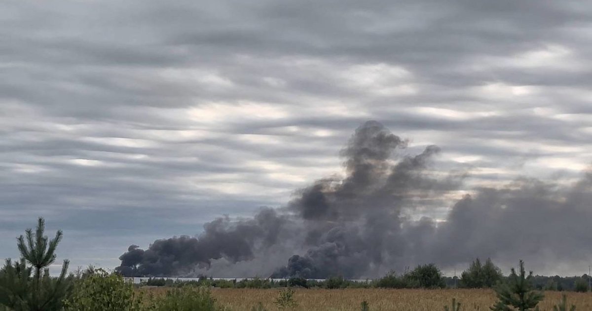 Ukrainos dronai neleidžia atsipalaiduoti: dega dar vienas „Wildberries“ sandėlis