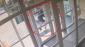 Panevėžyje – siaubą keliantis jaunos merginos elgesys: „Padarysiu Baltramiejaus naktį“