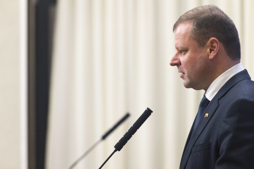 STT kratos Seimo narių Sauliaus Skvernelio ir Kazio Starkevičiaus kabinetuose: politinio palankumo įtarimai korupcijos byloje