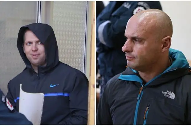 Ant teisiamųjų suolo sės nusikaltėlis, advokatas ir policininkai