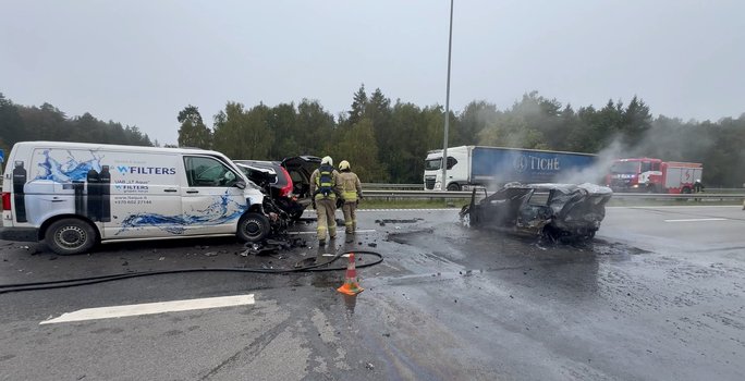 Sprogimas, liepsnos ir žmogus ant kelio – liudininkai atskleidė, kas nutiko A1 magistralėje: „Net nestabdė“