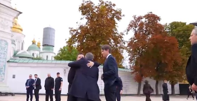 Zelenskis apie Trumpo pasiuntinių vizitą: jie turėjo parodyti pagarbą mūsų tautai