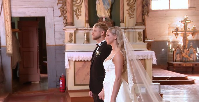 Išskirtiniai kadrai iš Valinskio ir jo mylimosios Evelinos vestuvių: pažinties istorija ir sužadėtuvių žiedas iš Kaziuko mugės