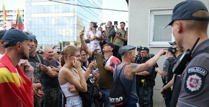 Riaušių prie Seimo byla: Astrauskaitė išteisinta, Celofanui – teismo kirtis