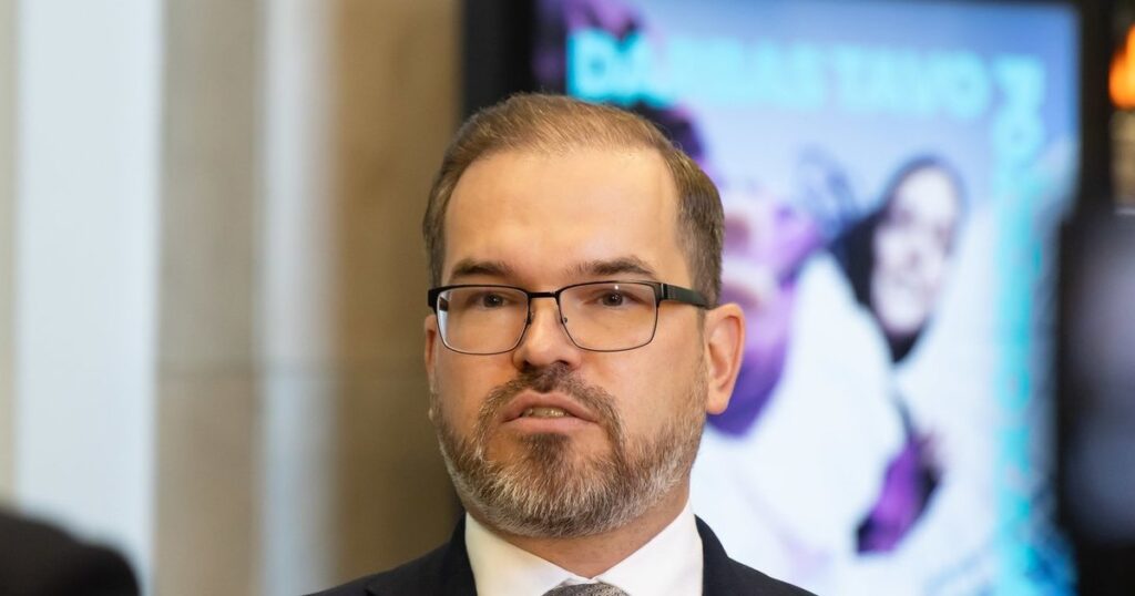 Kaunas prabilo apie įtampą Krašto apsaugos ministerijoje: „Vien botagu žmonių nepaskatinsime“