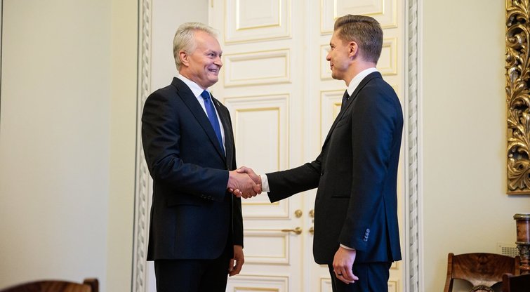 Po Nausėdos kritikos švietimo ministrei – Sinkevičiaus atsakas: „Aš ja pasitikiu“